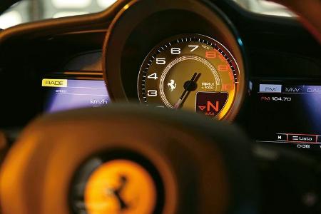 Ferrari 488 GTB, Anzeigeinstrument
