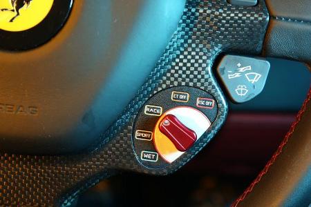 Ferrari 488 GTB, Bedienelemente
