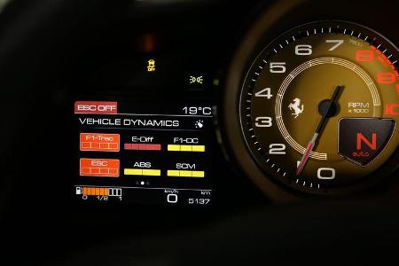 Ferrari 488 GTB, Anzeigeinstrument