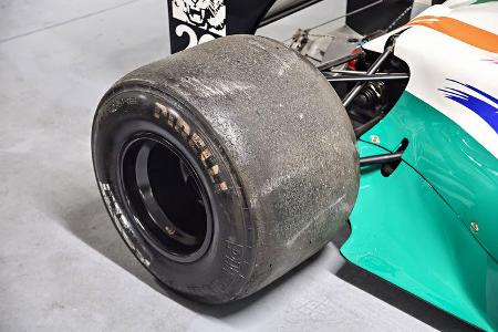 Benetton B186 - Baujahr 1986 - Formel 1 - Rennwagen - BMW Depot
