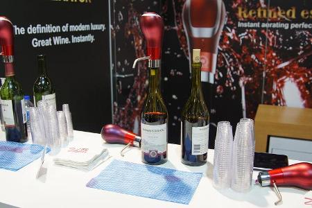 CES 2017, Wein-Ausschenker