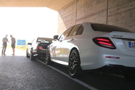 Mercedes-AMG E 63 S 4Matic+, Mercedes 300 CE 6.0-32V AMG, Heck