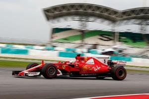 Mercedes neben der Spur