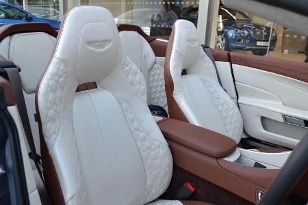 Aston Martin Vanquish Volante AM37