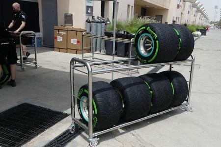 Pirelli - Intermediates - Formel 1 - GP Bahrain -Sakhir - Donnerstag - 13.4.2017
