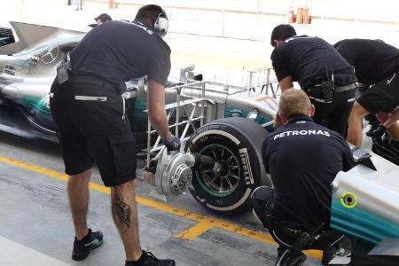 Valtteri Bottas - Mercedes - Formel 1 - Testfahrten - Bahrain - Mittwoch - 19.4.2017