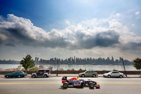 Red Bull Showrun 2012 New York Coulthard