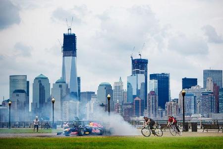 Red Bull Showrun 2012 New York Coulthard