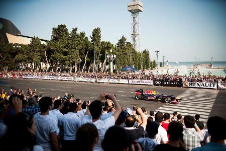 Red Bull Showrun 2012 Aserbaijan Coulthard