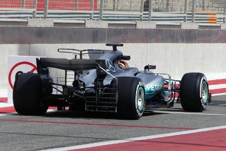 Lewis Hamilton - Mercedes - Formel 1 - Testfahrten - Bahrain International Circuit - Dienstag - 18.4.2017