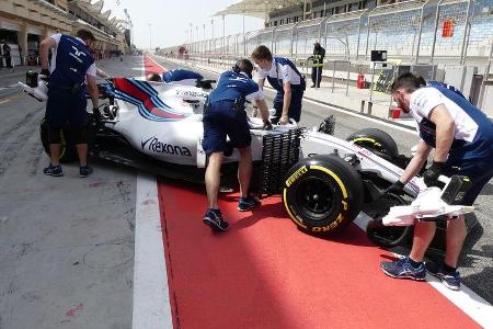 Lance Stroll - Williams - Formel 1 - Testfahrten - Bahrain International Circuit - Dienstag - 18.4.2017