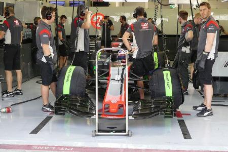 Romain Grosjean - HaasF1 - Formel 1 - Testfahrten - Bahrain International Circuit - Dienstag - 18.4.2017
