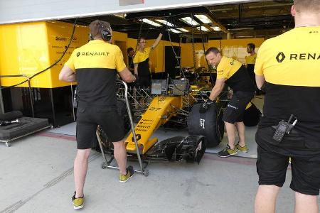 Nico Hülkenberg - Renault - Formel 1 - Testfahrten - Bahrain International Circuit - Dienstag - 18.4.2017