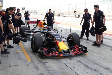 Daniel Ricciardo - Red Bull - Formel 1 - Testfahrten - Bahrain International Circuit - Dienstag - 18.4.2017