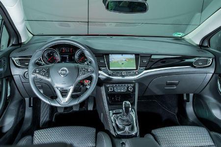 Opel Astra 1.4 DI Turbo, Cockpit