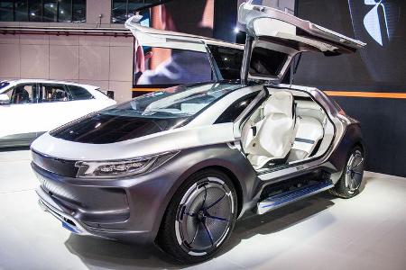 Abgefahrene Autos auf der Shanghai Auto Show 2035