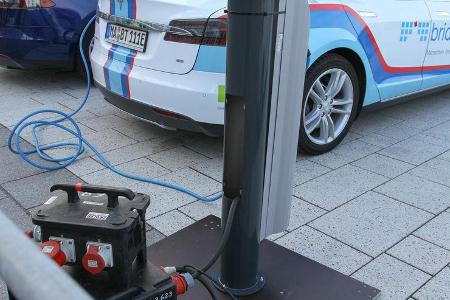 Vorher konnten alle Teilnehmer ihre Fahrzeugbatterien auf 100% laden, um für die Strecke gerüstet zu sein.