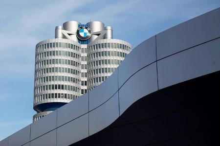 BMW Konzernzentrale München, Vierzylinder, Petuelring