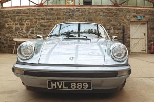 Porsche 911 mit E-Motor und Tesla-Batterien
