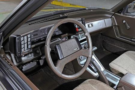 Cockpit 80er Mazda 929 Coupé