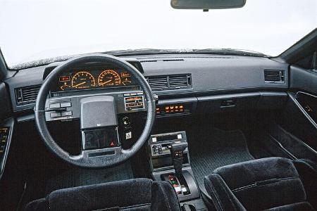 Cockpit 80er Mitsubishi Sapporo
