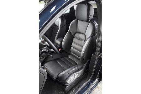 Porsche Macan Turbo mit Performance Paket, Interieur