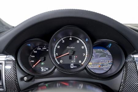 Porsche Macan Turbo mit Performance Paket, Interieur