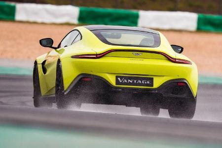 Aston Martin Vantage V8.