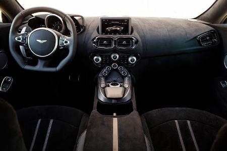 Aston Martin Vantage V8.