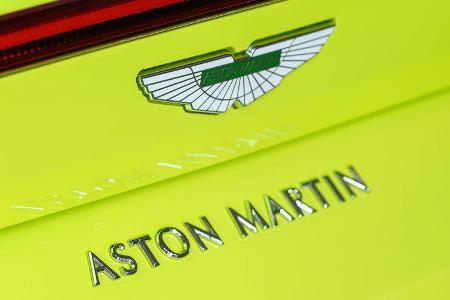 Aston Martin Vantage V8.