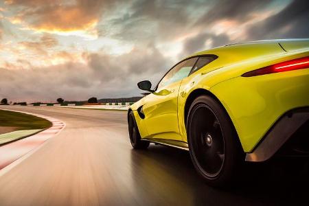 Aston Martin Vantage V8.
