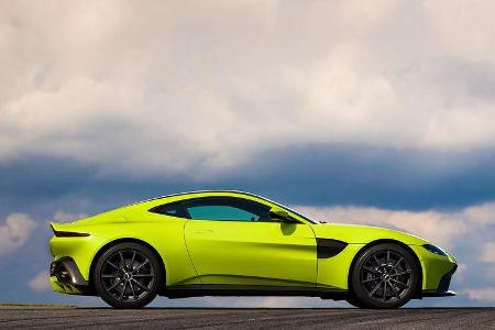 Aston Martin Vantage V8.