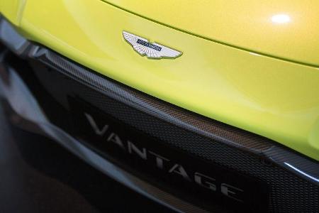 Aston Martin Vantage V8.