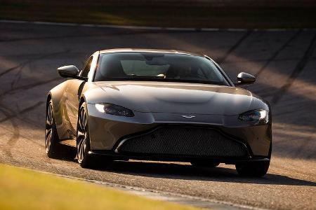 Aston Martin Vantage V8.