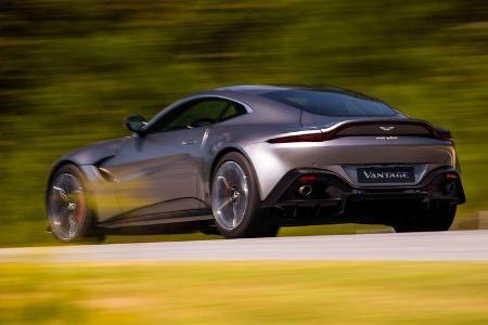 Aston Martin Vantage V8.