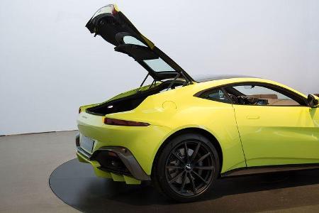 Aston Martin Vantage V8.
