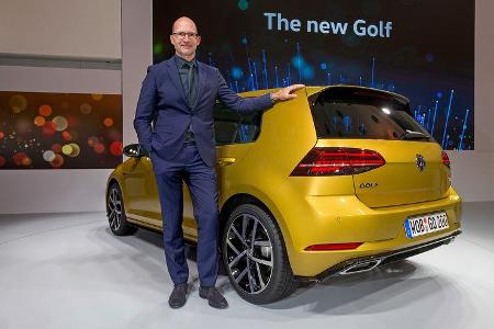 Klaus Bischoff mit dem VW Golf