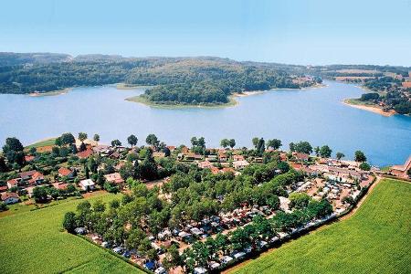 Schöner Campingplatz Kawan Village Club Lac de Bouzey.