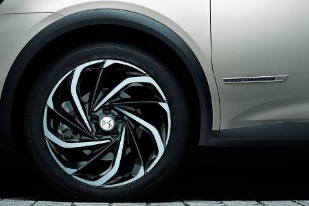 DS 7 CROSSBACK E-TENSE 4x4 (2018)