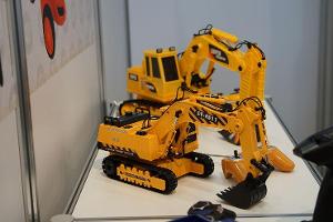 Baumaschinen- und Landmaschinen-Modelle 2017