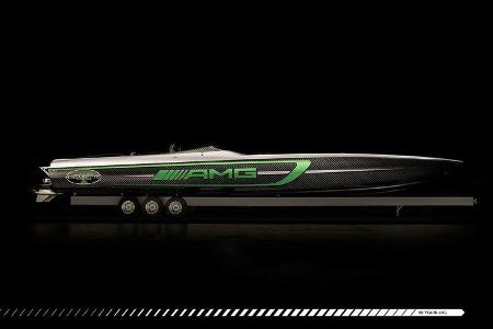 Cigarette Racing Team 50' Marauder AMG Rennboot