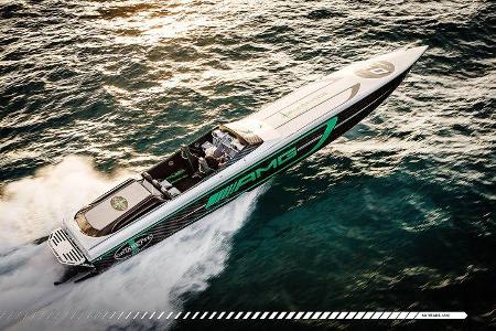 Cigarette Racing Team 50' Marauder AMG Rennboot