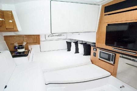 Mercedes G 63 AMG INSPIRES THE CIGARETTE 42’ HUNTRESS