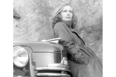 1951: Hildegard Knef wirbt für den Opel Olympia.