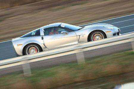 Werte Corvette Z06: 0-100: 4,1 s ; 0-200: 12,3 s ; 0-300 44,6 s ; 0-300-0: 51,8 s