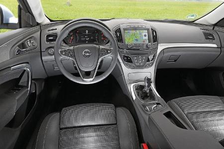 Opel Insignia 2.0 CDTi, Cockpit