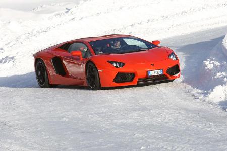 Lamborghini Aventador, Front
