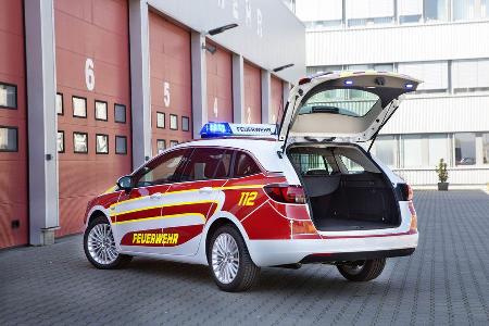 RETTMobil 2016, Einsatzfahrzeuge, Notarzt, Rettungsdienst, Opel Astra Sports Tourer