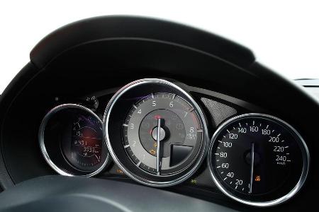 Mazda MX-5 Skyaktiv-G 160, Rundinstrumente