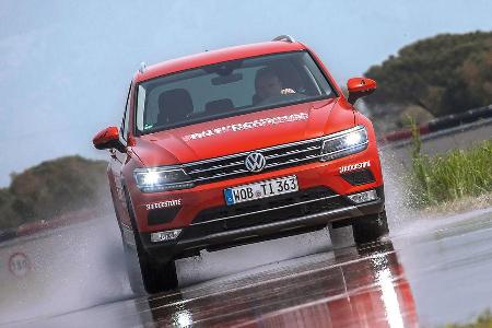 VW Tiguan 2.0 TSI 4Motion, Frontansicht, Slalom